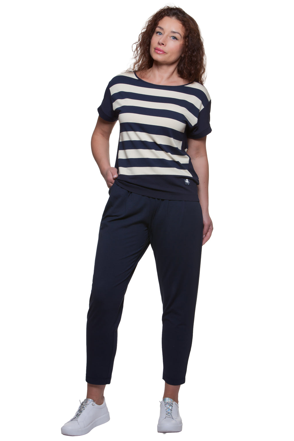 Vasaras brīvais tops Amira Nr. 16