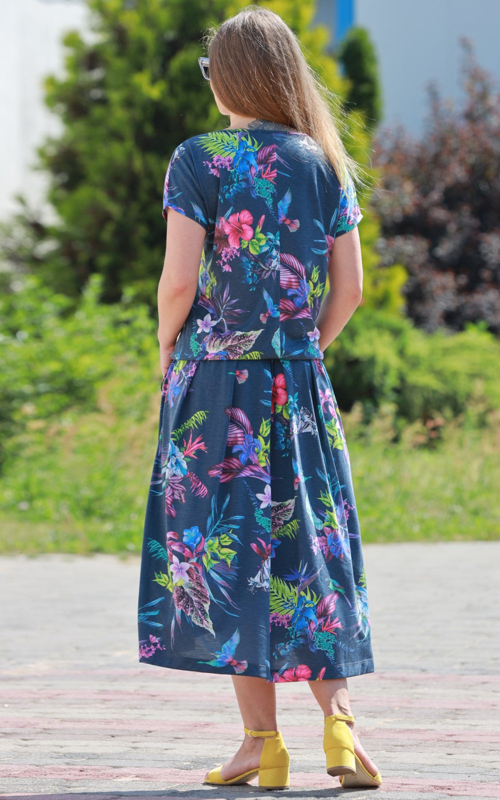 Summer Bright Suit Odri No7