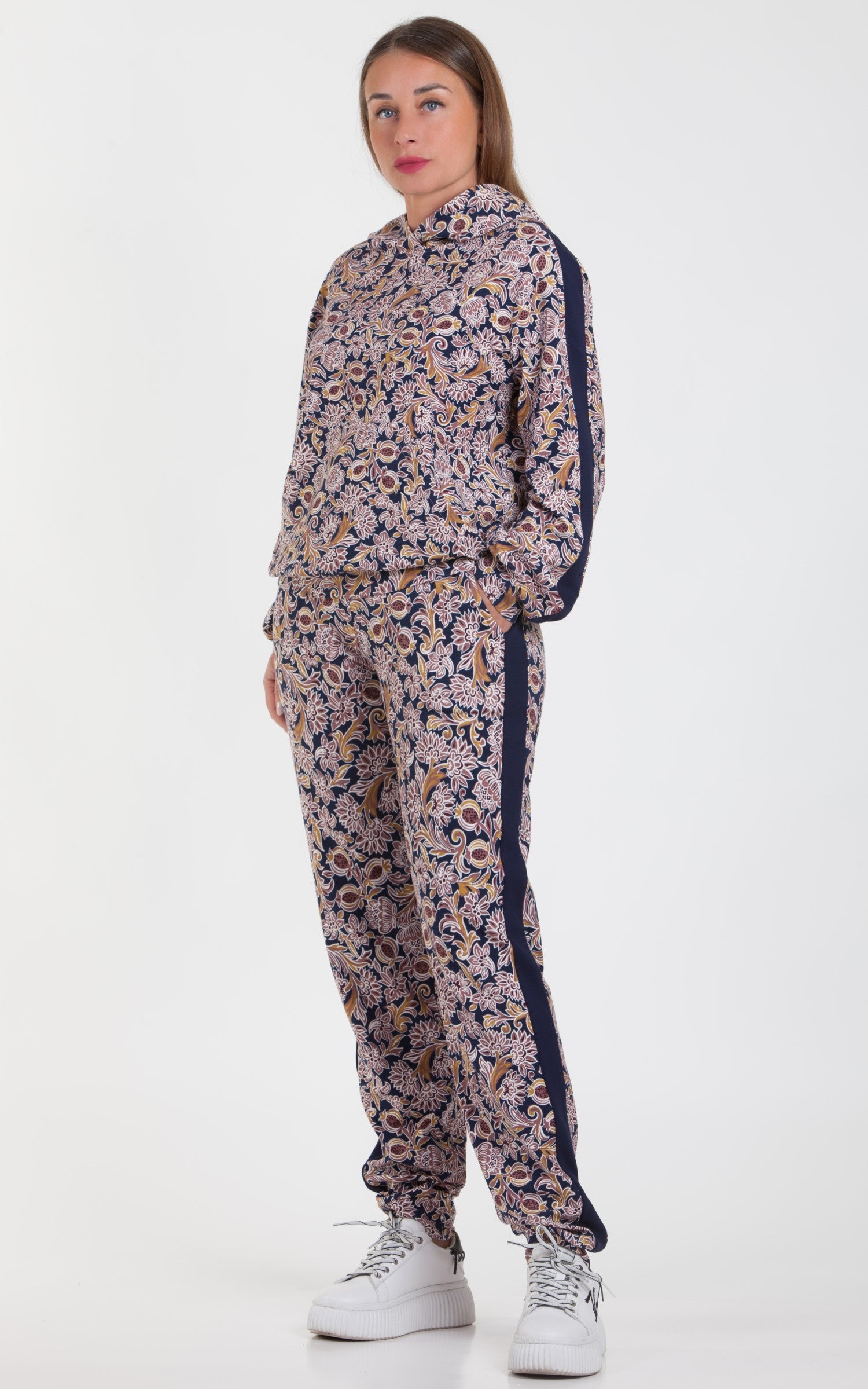 A Bright Casual Pantsuit Amira No15