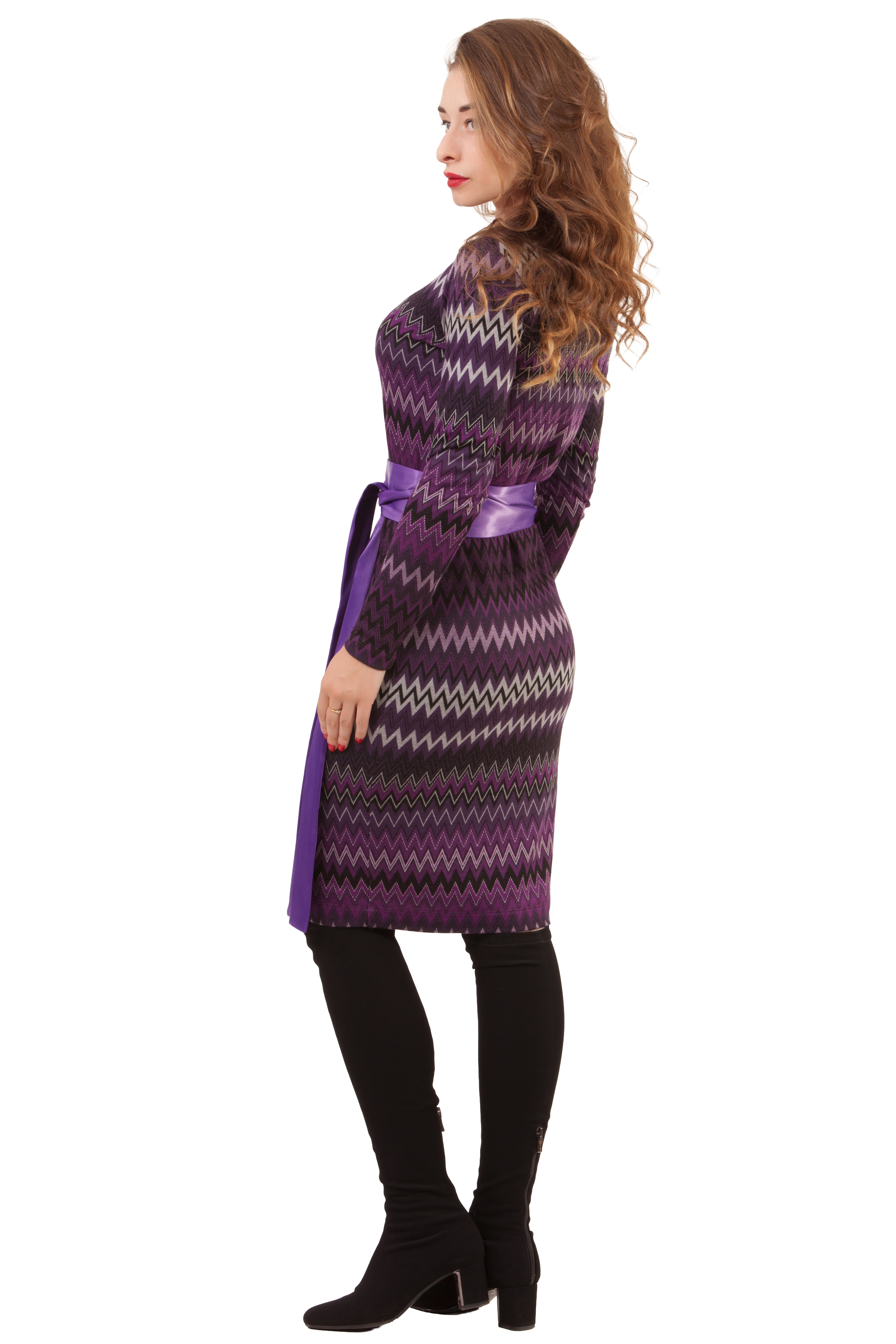 Interesanta spilgta kleita Cary No14