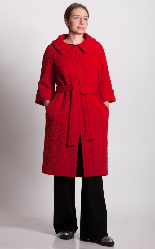КРАСНОЕ Пальто  с фактурным плетением объемного узора Magnolica