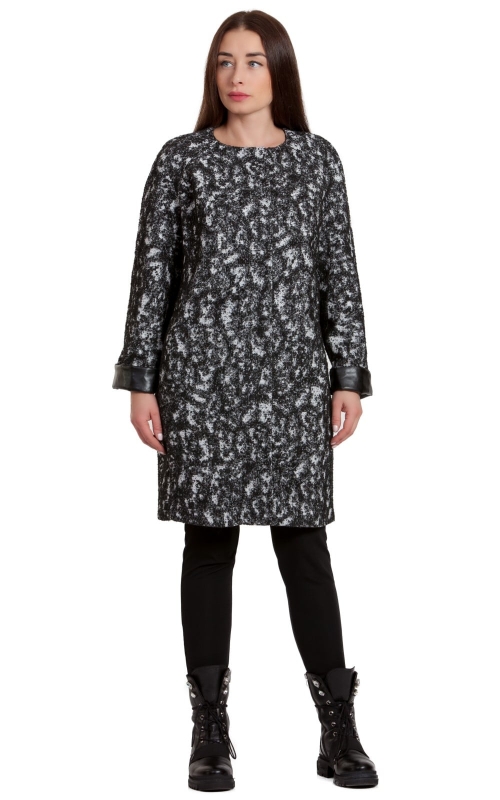 Пальто  черно-белое с фактурным плетением букле Magnolica